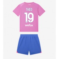 Dres AC Milan Theo Hernandez #19 Tretina pre deti 2023-24 Krátky Rukáv (+ trenírky)